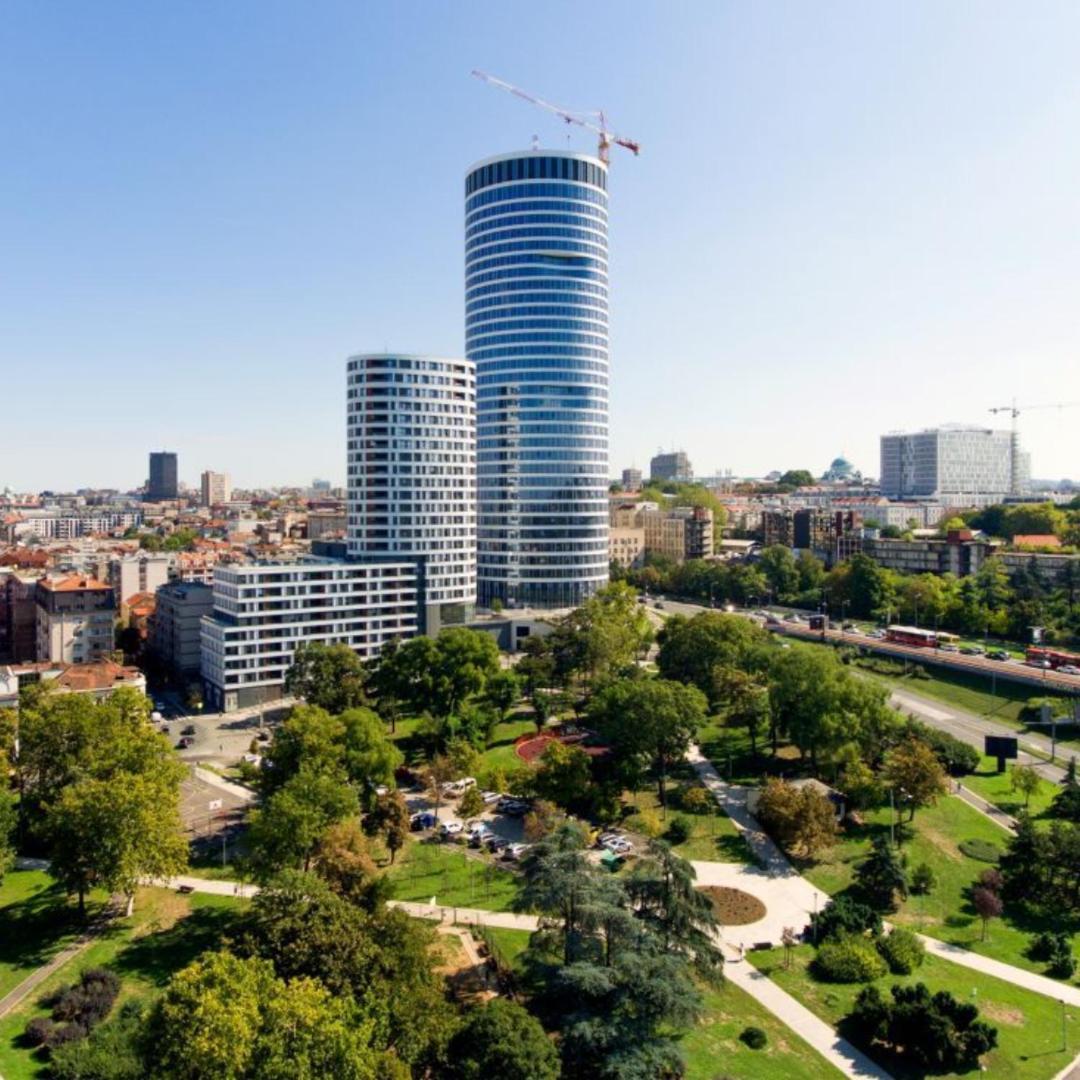 Skyline Apartment *